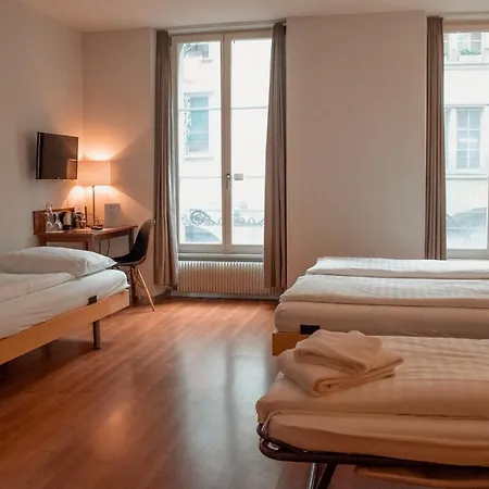 מלון Goldener Schluessel 3*